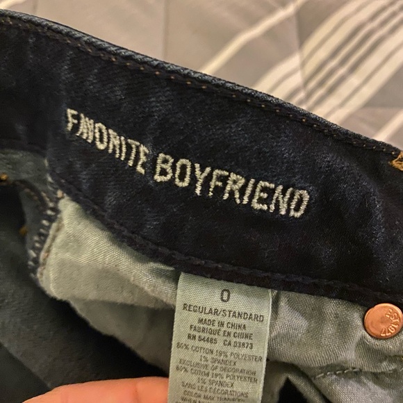 Women’s American Eagle favorite boyfriend jeans - Picture 4 of 4